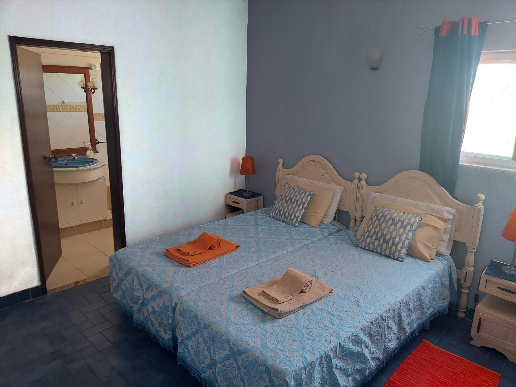Vivenda Os Silvas Hotell Odiáxere Exteriör bild