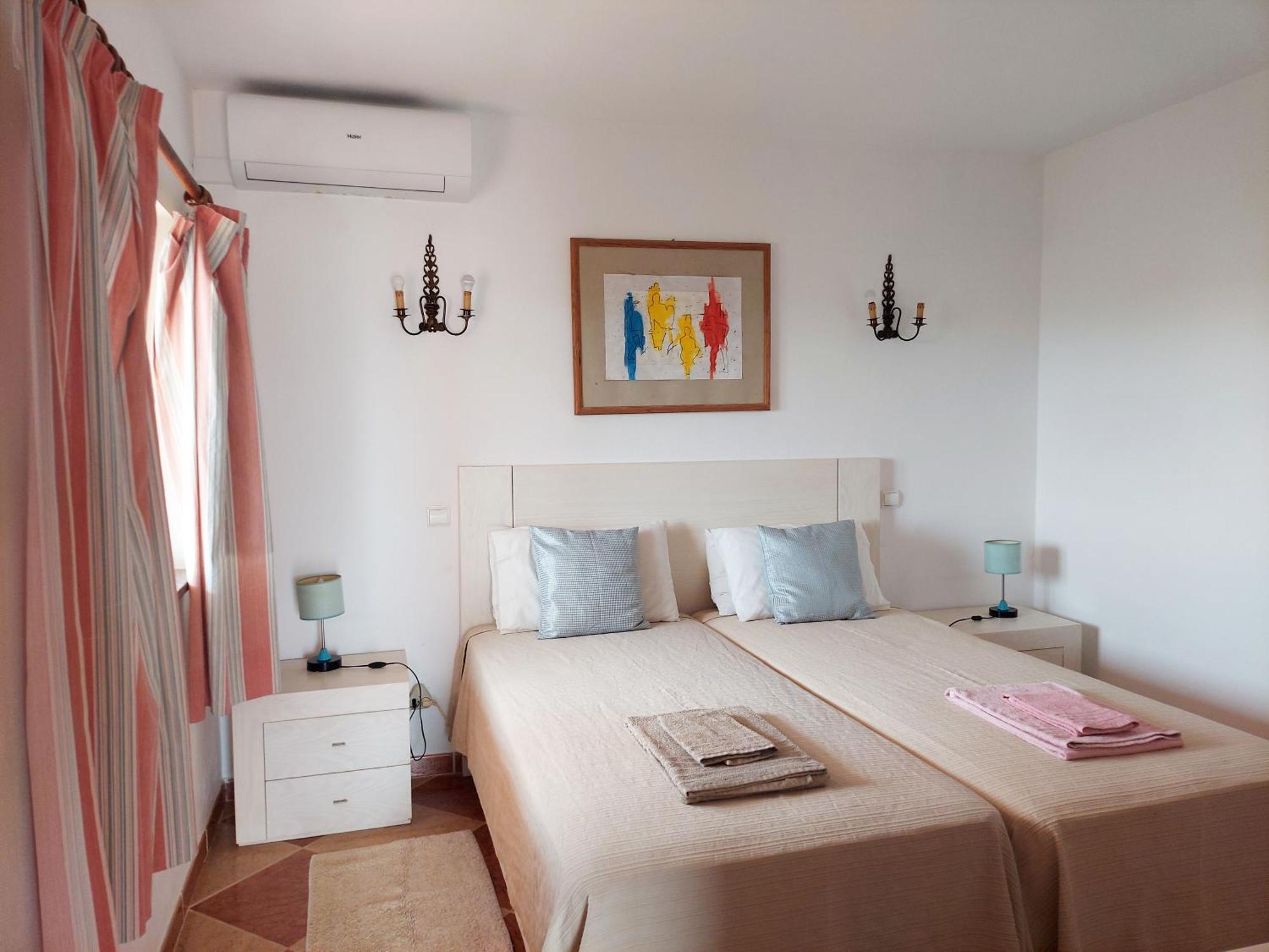 Vivenda Os Silvas Hotell Odiáxere Rum bild