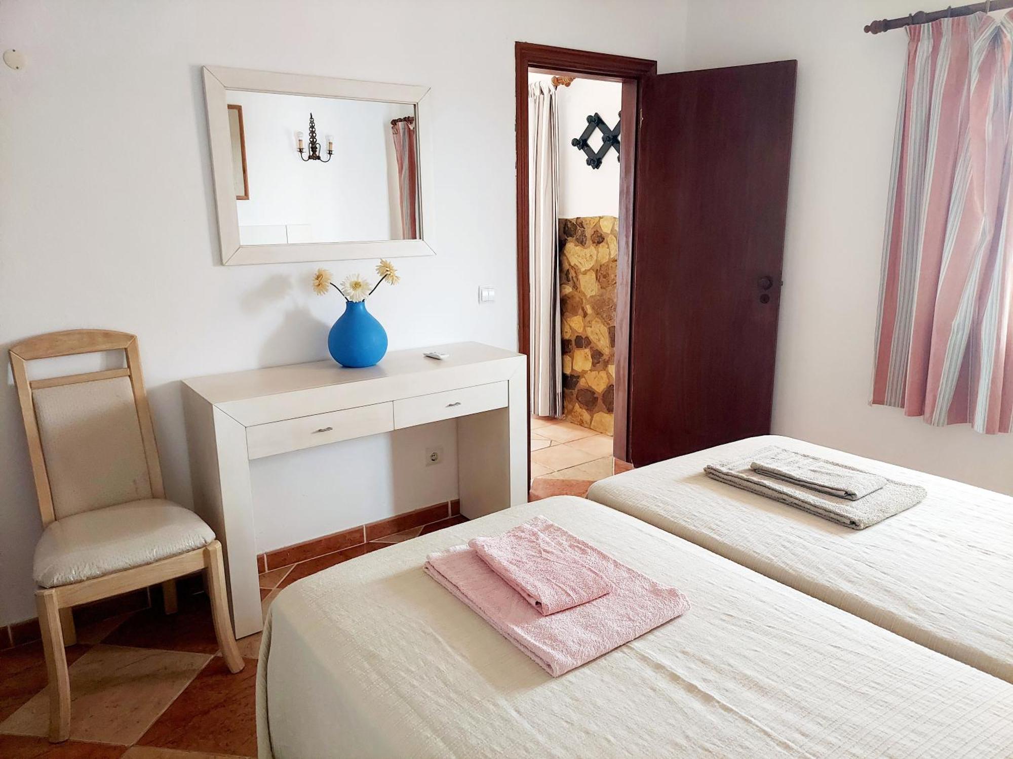 Vivenda Os Silvas Hotell Odiáxere Rum bild